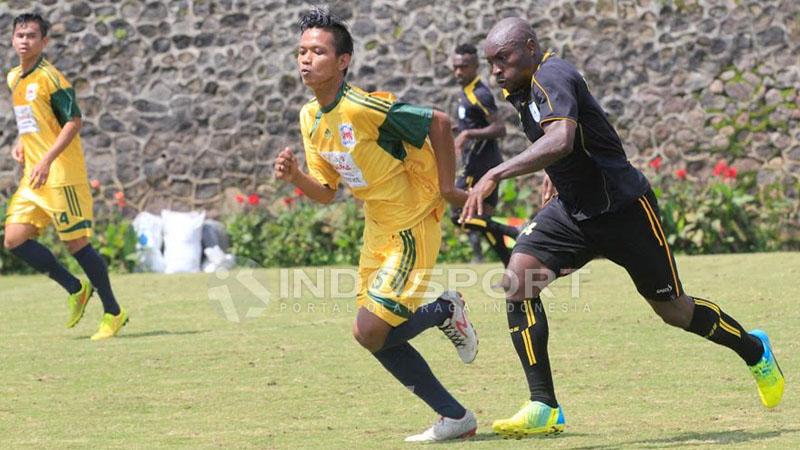 Pacho%20Kenmogne%20rekrutan%20anyar%20Persipura%20Jayapura.